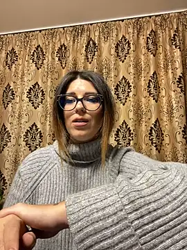 NadiraNoor online show from October 28, 2025, 3:36 pm