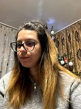 NadiraNoor online show from December 1, 2025, 9:20 pm