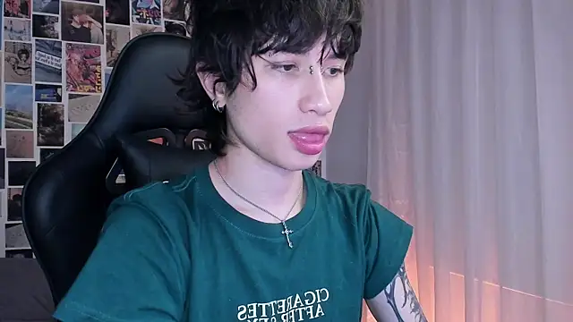 Snapshot of liamelf chatting on January 16, 2025, 6:25 am liamelf online show from January 16, 2025, 6:25 am