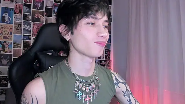 Snapshot of liamelf chatting on March 5, 2025, 4:24 am liamelf online show from March 5, 2025, 4:24 am