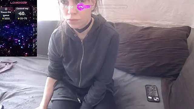 Snapshot of GinaAngelina chatting on April 21, 2026, 12:33 pm GinaAngelina online show from April 21, 2026, 12:33 pm
