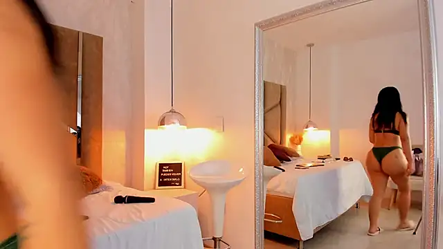 Martinaa Jones  online show from March 16, 2025, 8:11 pm