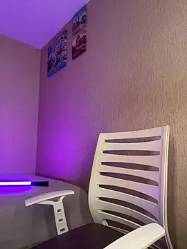 Snapshot of DanArant chatting on April 8, 2026, 5:13 pm DanArant online show from April 8, 2026, 5:13 pm