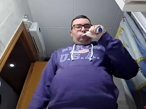 Javier bear online show from December 23, 2024, 10:42 am