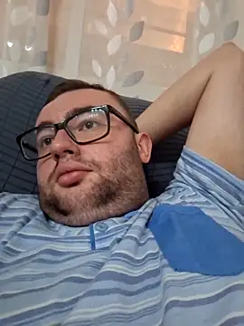 Javier bear online show from September 30, 2025, 8:47 pm