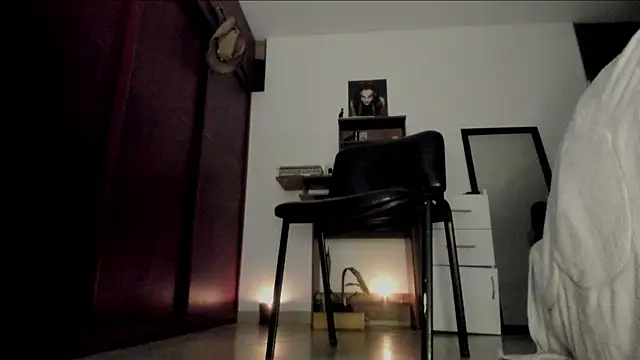 Snapshot of Lucyerobbie chatting on July 10, 2026, 12:04 am Lucyerobbie online show from July 10, 2026, 12:04 am