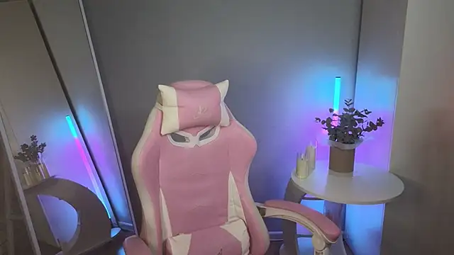 mollymila online show from March 16, 2025, 1:59 am