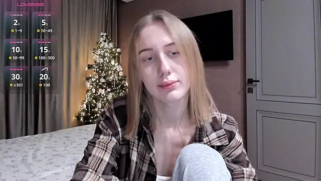 Mika Ray online show from December 18, 2025, 11:33 pm