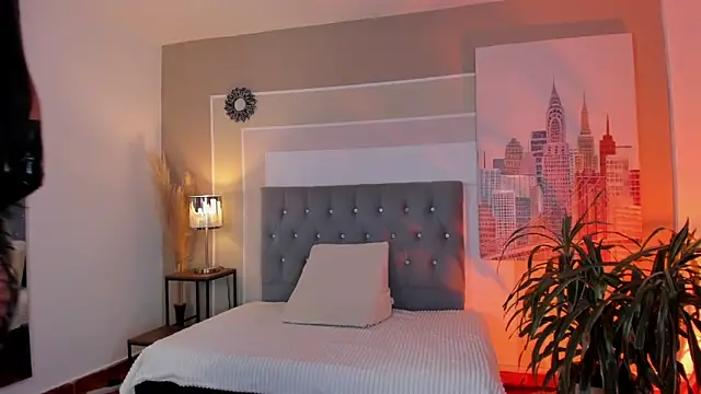 Snapshot of missmegann chatting on December 15, 2024, 12:28 pm missmegann online show from December 15, 2024, 12:28 pm