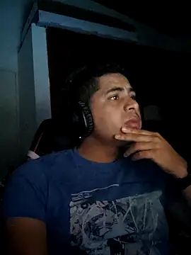 Snapshot of ElferXXX chatting on February 19, 2025, 5:05 am ElferXXX online show from February 19, 2025, 5:05 am