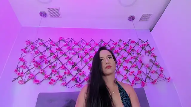 victoria cooper3 online show from January 24, 2025, 12:31 pm