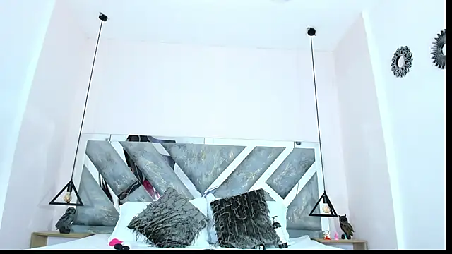 victoria cooper3 online show from December 20, 2025, 11:28 am