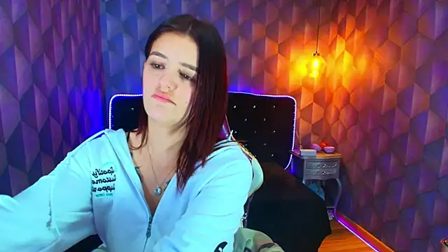 LiaHarryis online show from February 12, 2026, 8:04 pm