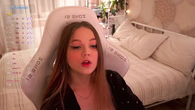 linessssa online show from February 19, 2025, 7:27 pm