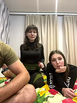 Snapshot of Niht_Angels chatting on September 30, 2025, 6:57 pm Niht Angels online show from September 30, 2025, 6:57 pm