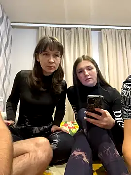 Snapshot of Niht_Angels chatting on October 1, 2025, 5:19 pm Niht Angels online show from October 1, 2025, 5:19 pm