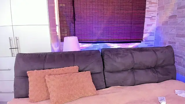 Snapshot of cinnamon_kyla chatting on February 14, 2025, 6:29 pm cinnamon kyla online show from February 14, 2025, 6:29 pm