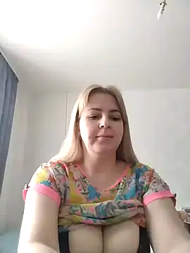 Lady nice cat online show from January 24, 2025, 3:43 am