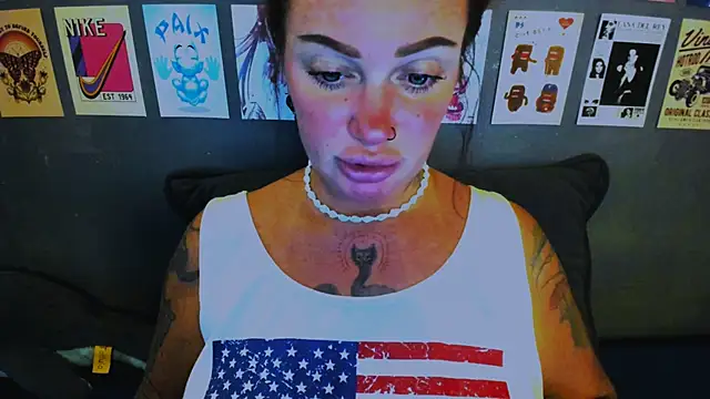 EllieOz online show from April 13, 2026, 4:56 pm