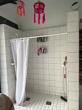 Stella-Kink online show from November 12, 2025, 12:27 pm