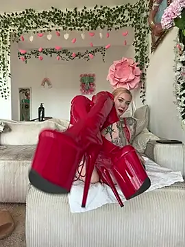 Stella-Kink online show from March 4, 2026, 1:39 pm