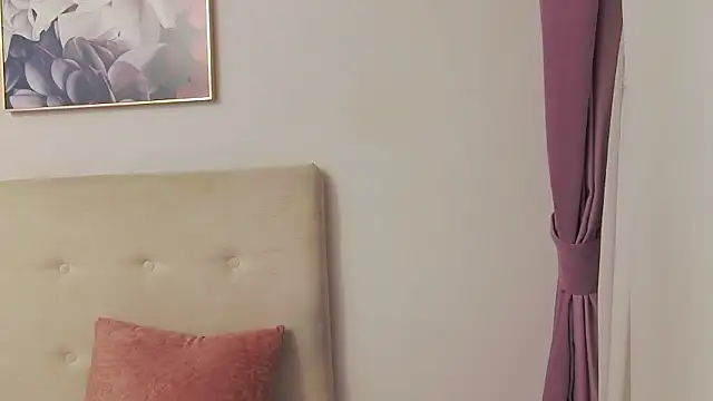 Snapshot of CassieHilton chatting on January 7, 2026, 10:56 pm CassieHilton online show from January 7, 2026, 10:56 pm