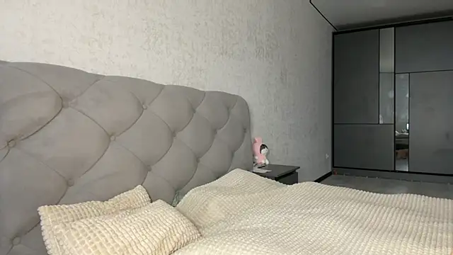 GracefulCharm online show from January 23, 2025, 7:11 am