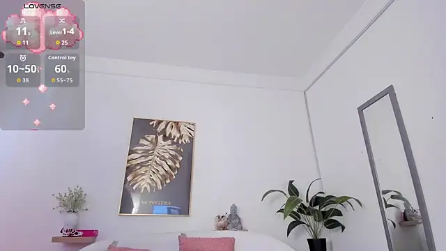 Amina hafsa online show from October 5, 2025, 1:42 pm