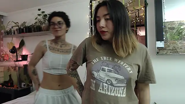 anaroman01 online show from April 18, 2026, 7:18 pm