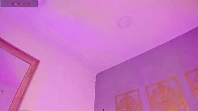 majo rosse  online show from April 10, 2026, 7:07 pm