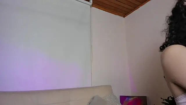 roselinedior online show from January 13, 2025, 2:21 pm