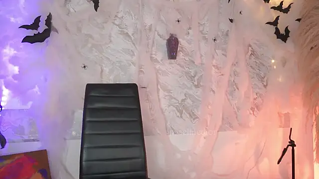 roselinedior online show from October 21, 2025, 3:02 pm