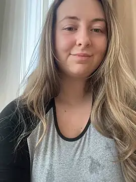 curvyflawless online show from February 27, 2025, 12:13 pm