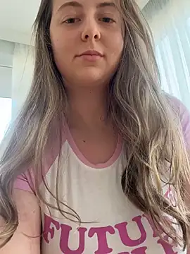 curvyflawless online show from March 9, 2025, 1:37 pm