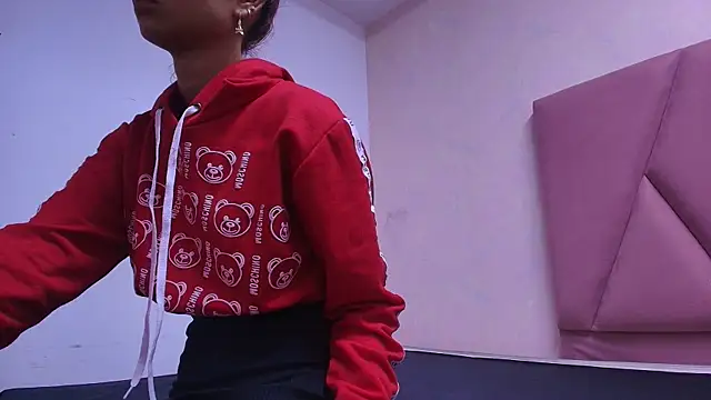 arl chloee online show from October 3, 2025, 3:03 am