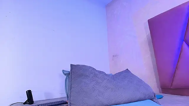 arl chloee online show from October 4, 2025, 3:04 am