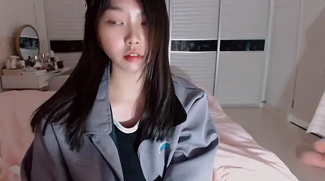 -Lucky Girl online show from February 19, 2025, 2:55 pm