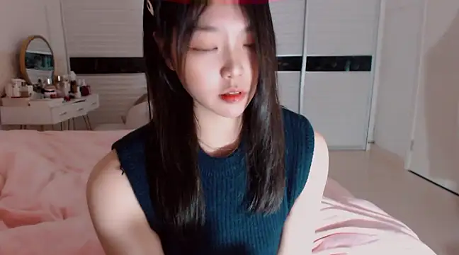 -Lucky Girl online show from February 20, 2025, 11:42 am