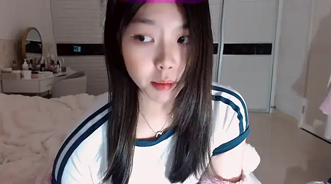 -Lucky Girl online show from March 5, 2025, 12:00 pm