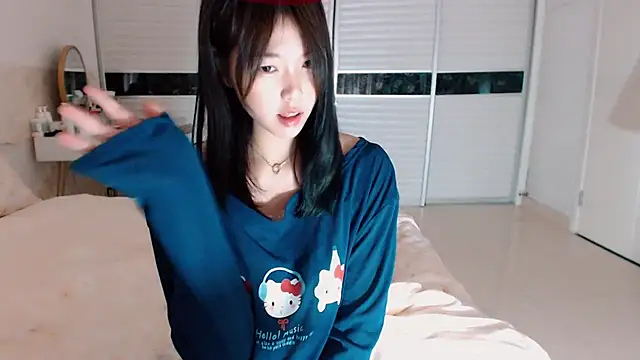 -Lucky Girl online show from September 14, 2025, 2:44 am