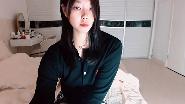 -Lucky Girl online show from September 18, 2025, 1:57 pm