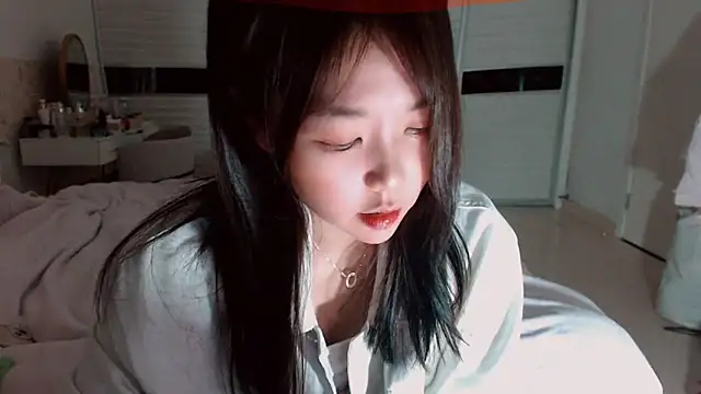 -Lucky Girl online show from March 5, 2026, 1:07 pm