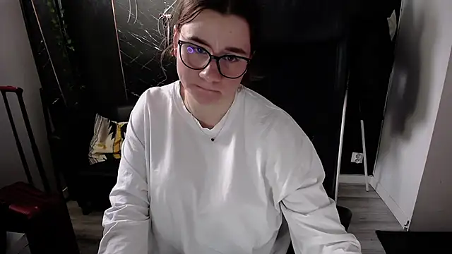 littleviki7 online show from March 15, 2026, 3:07 pm