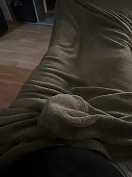 Snapshot of donhuan14 chatting on February 24, 2025, 3:33 am donhuan14 online show from February 24, 2025, 3:33 am