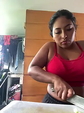 emmyjhonson07 online show from November 12, 2025, 3:34 pm