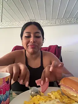 emmyjhonson07 online show from May 21, 2026, 1:07 pm