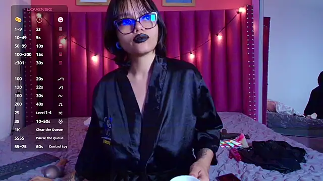 Snapshot of shybutdirtygirrll chatting on January 31, 2025, 10:42 pm shybutdirtygirrll online show from January 31, 2025, 10:42 pm