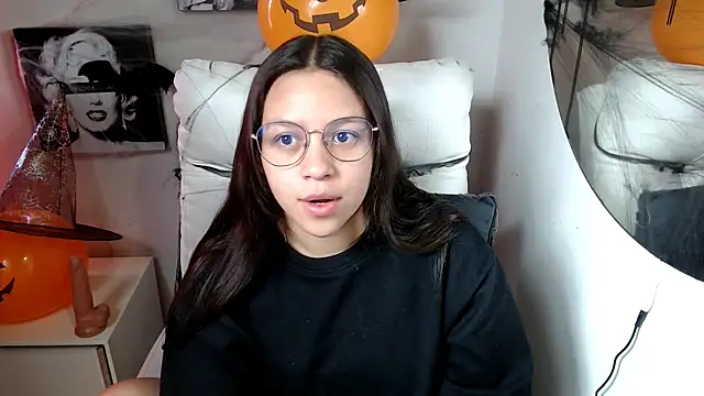 SamanthaRoldaan online show from October 15, 2025, 3:23 pm