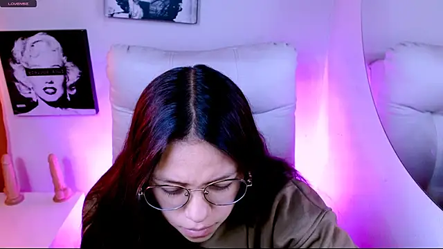 SamanthaRoldaan online show from March 12, 2026, 3:18 pm