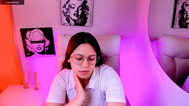 SamanthaRoldaan online show from March 21, 2026, 3:37 pm